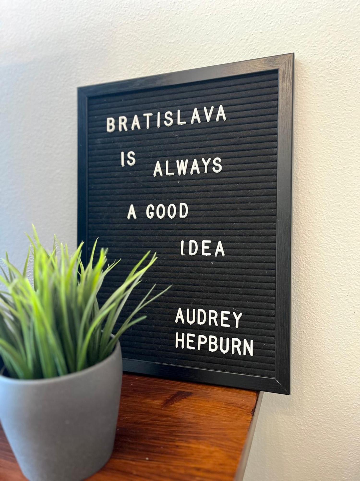 Audrey Hepburn Apartment Cathedral View Top Location Air Conditioned Bratislava Bagian luar foto