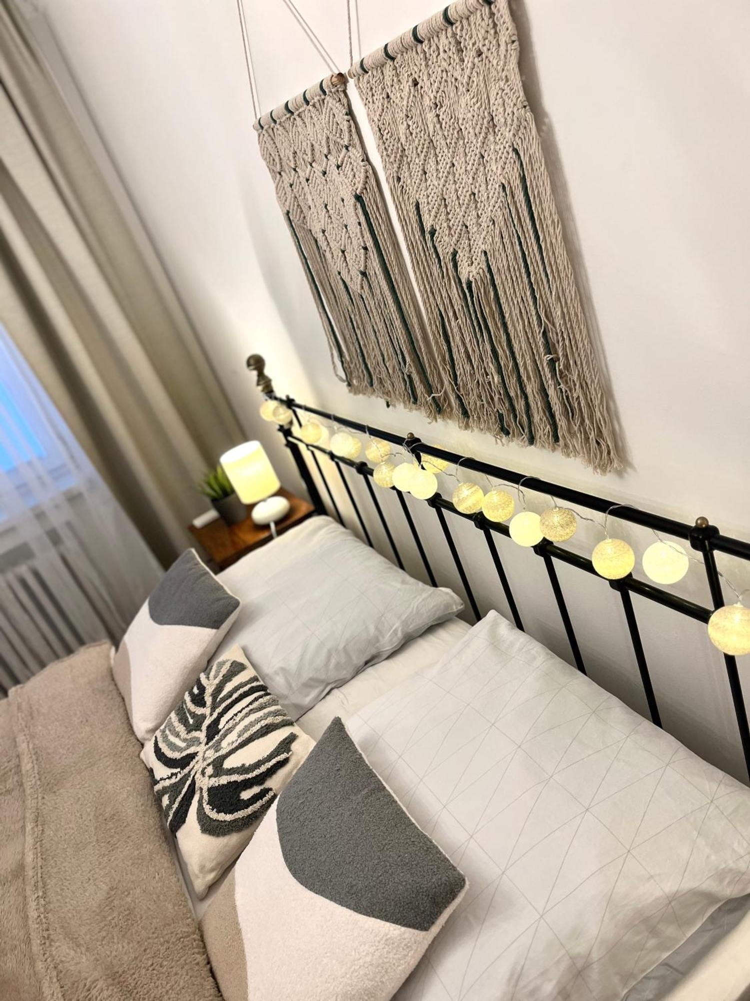 Audrey Hepburn Apartment Cathedral View Top Location Air Conditioned Bratislava Bagian luar foto